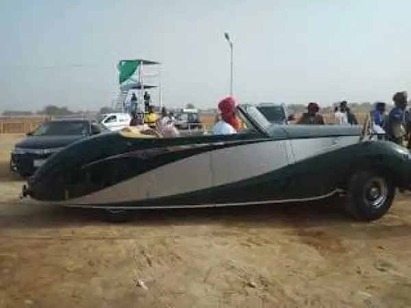 Emir Sanusi And His Vintage Car Spotted In Sokoto [Photos]
